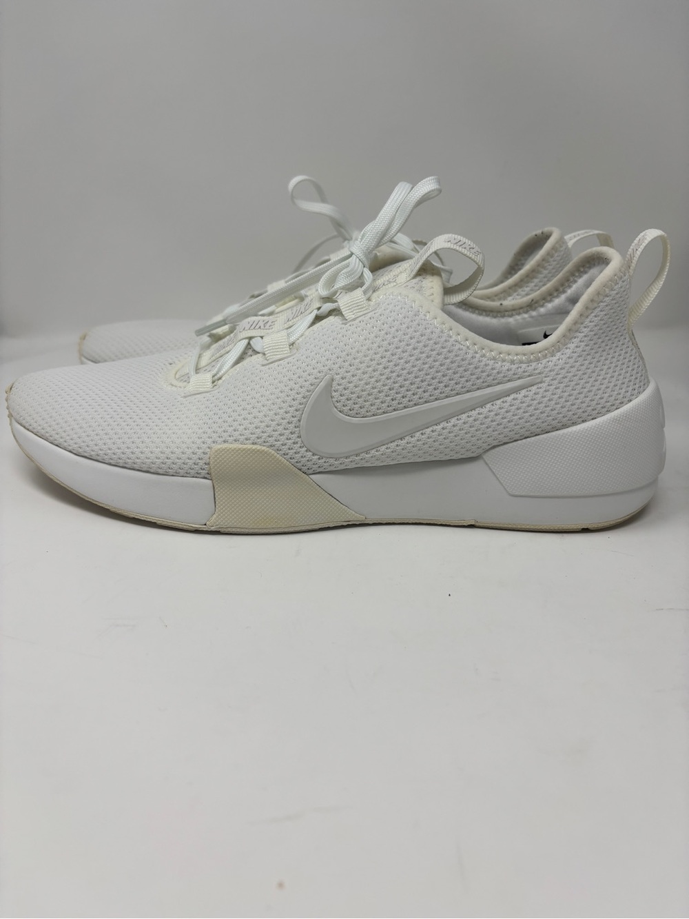 Nike Womens Ashin Modern White Running Shoes Sneakers Size 10 AJ8799-102